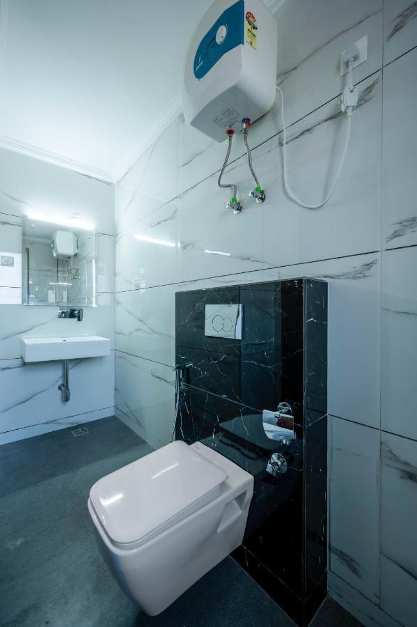 The Palms Inn I Near Medanta Medicity I Sec-38 Gurgaon Exterior photo